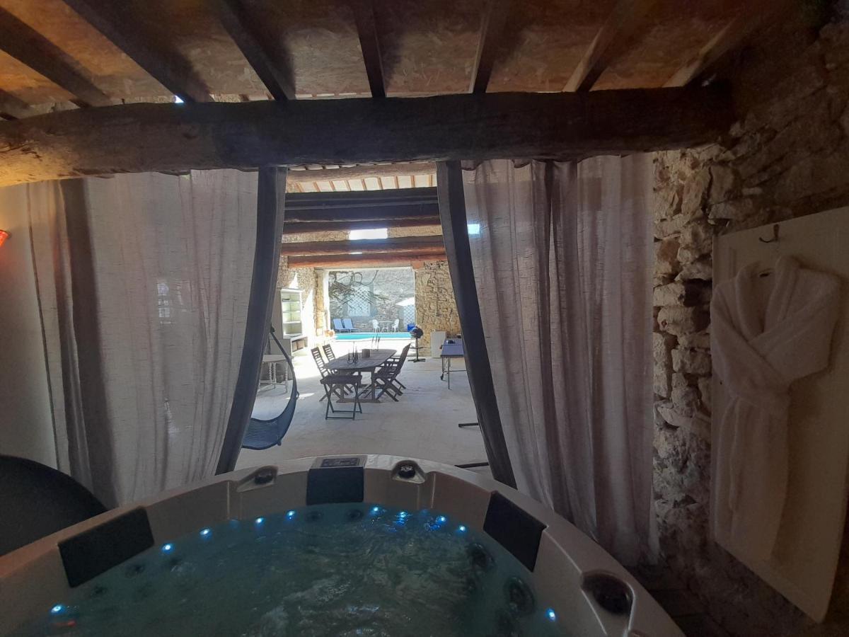 Le gîte de Sainte Valière PISCINE et SPA Esterno foto