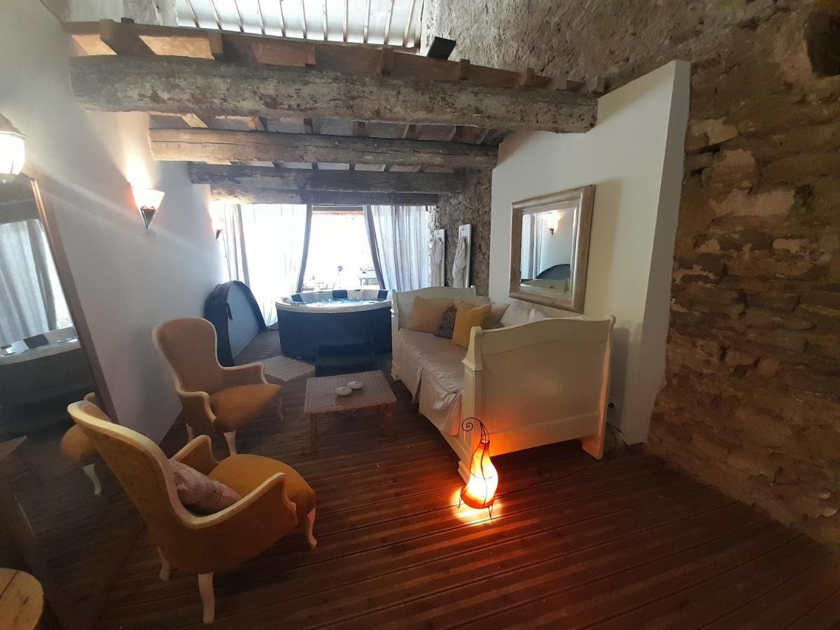 Le gîte de Sainte Valière PISCINE et SPA Esterno foto